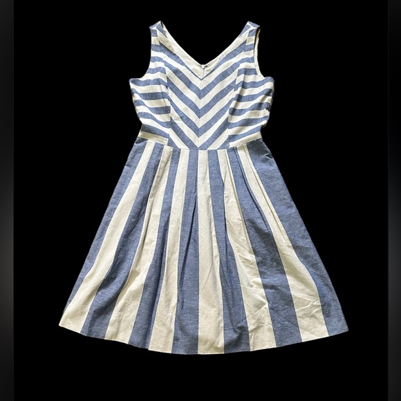 Antonio Melani Dress Size 4 - Picture 5 of 11